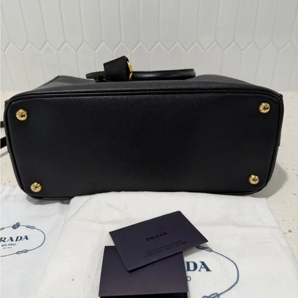 Authentic Prada large Saffiano Leather Bag -  (Retails for $5100) - Picture 14 of 16